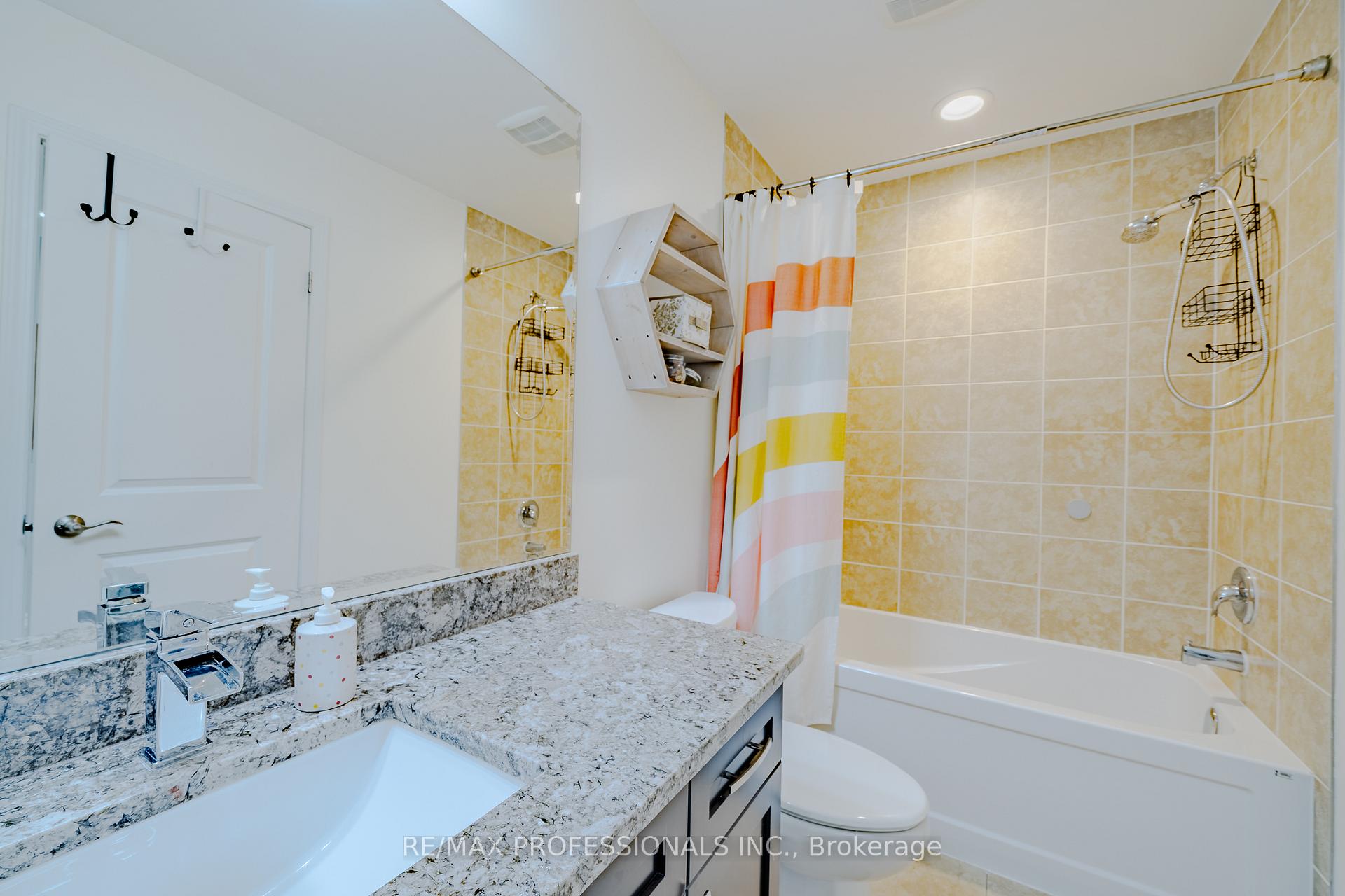 Photo 28 of 297 Fellowes Crescent, Hamilton, Waterdown — HOMEH
