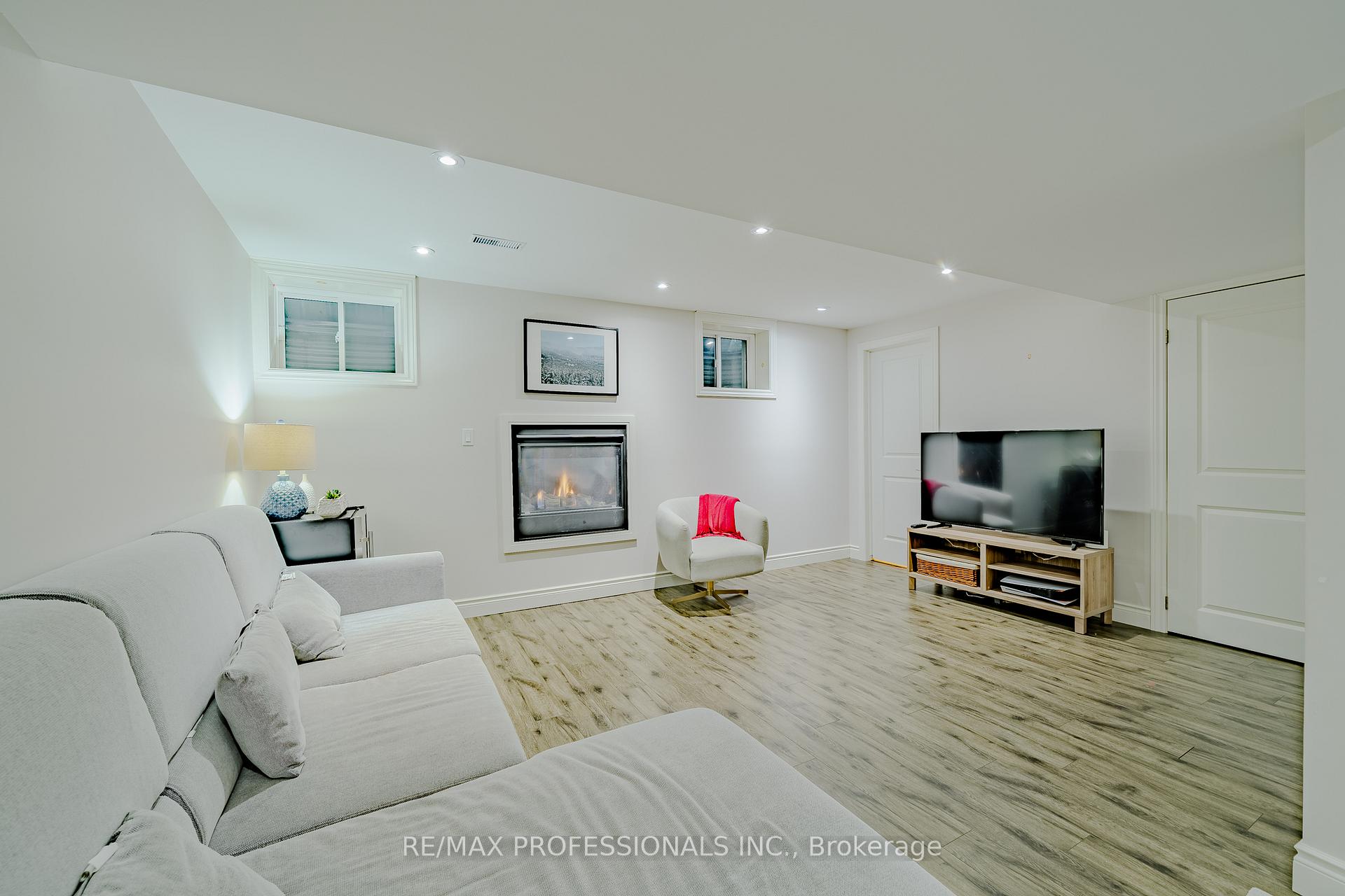 Photo 39 of 297 Fellowes Crescent, Hamilton, Waterdown — HOMEH