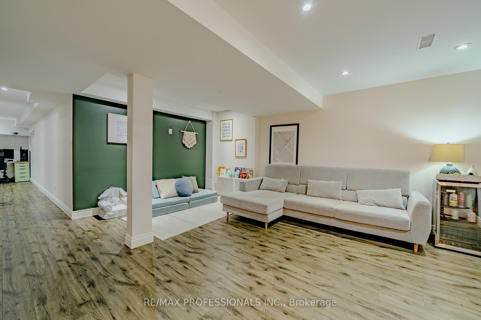 Photo 40 of 297 Fellowes Crescent, Hamilton, Waterdown — HOMEH