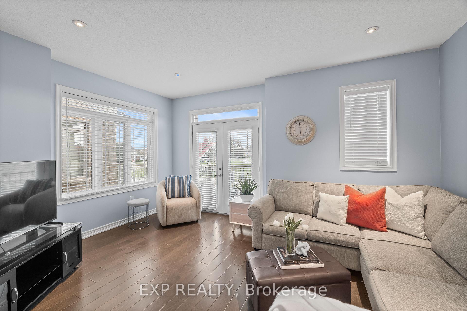 Photo 6 of Unit 58, 310 Fall Fair Way, Hamilton, Binbrook — HOMEH