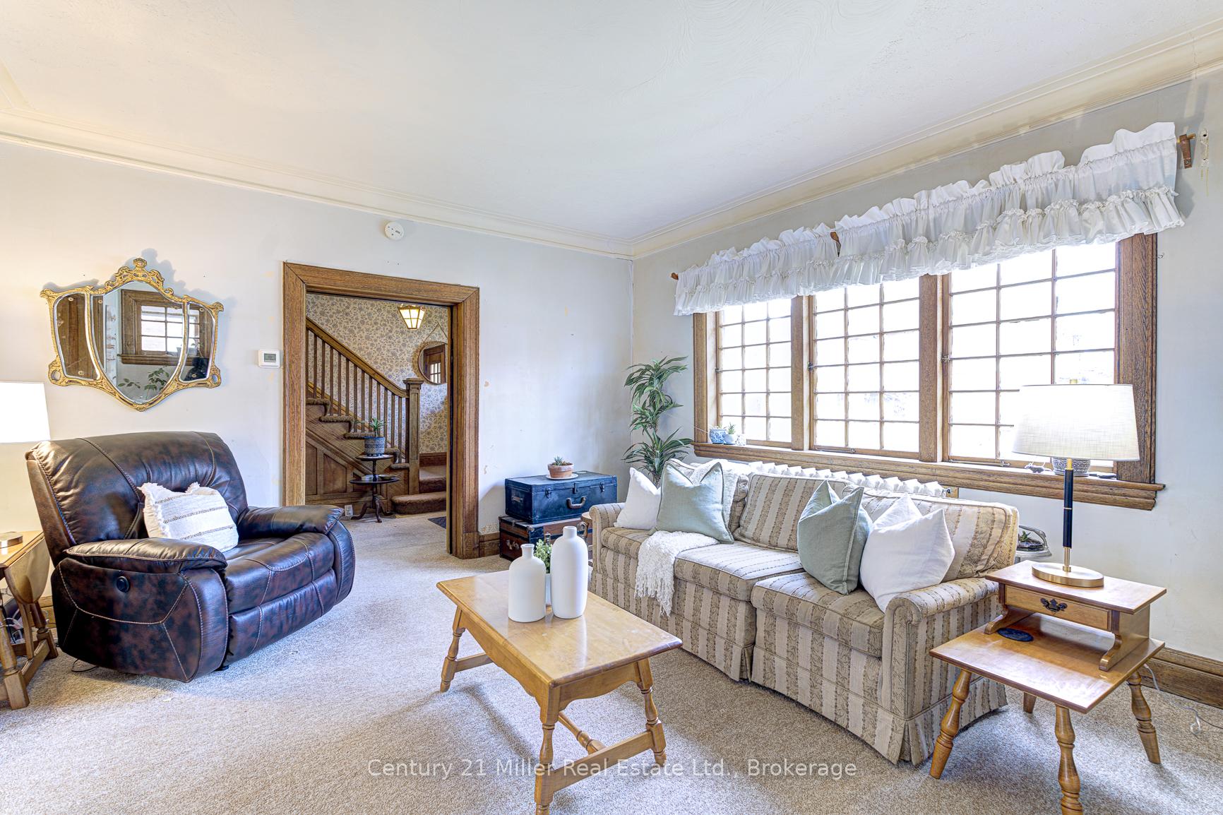 Photo 4 of 26 Fairleigh Avenue S, Hamilton, Gibson — HOMEH