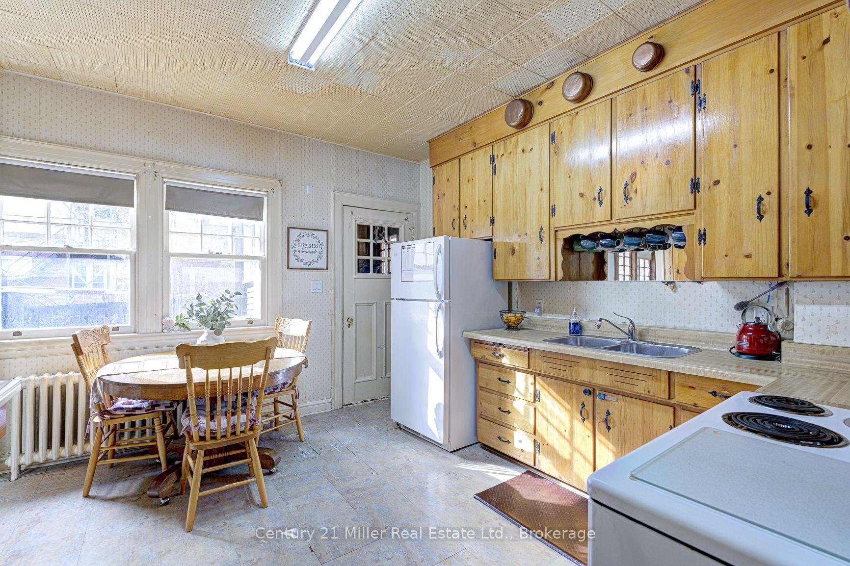 Photo 12 of 26 Fairleigh Avenue S, Hamilton, Gibson — HOMEH