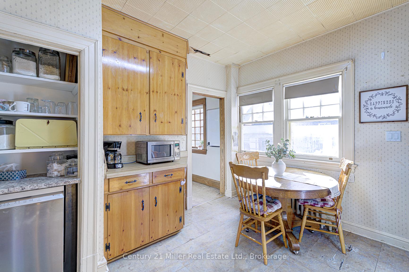 Photo 14 of 26 Fairleigh Avenue S, Hamilton, Gibson — HOMEH