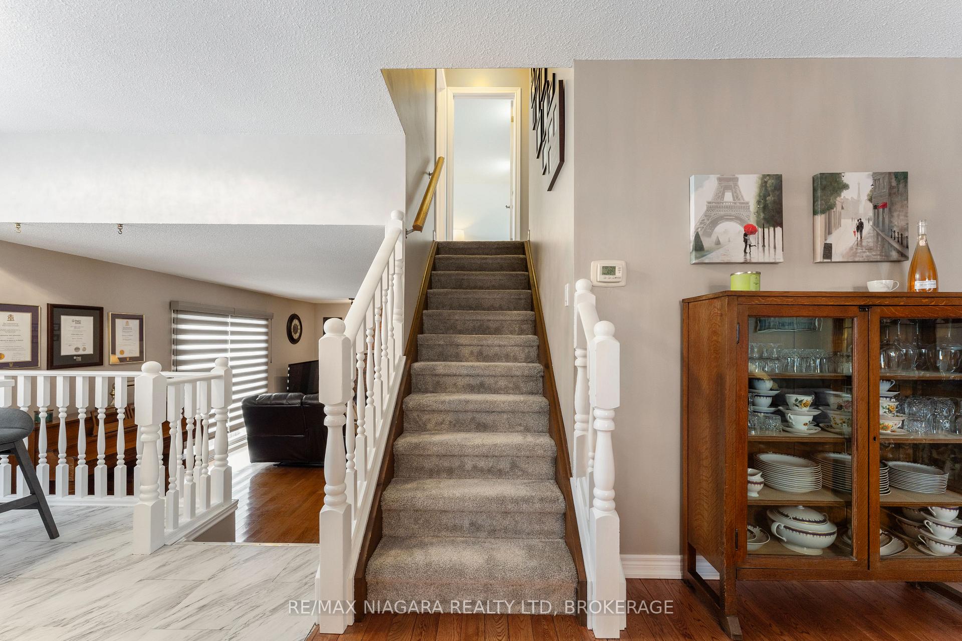 Photo 16 of 7 Via Dell Monte, St. Catharines, Burleigh Hill — HOMEH