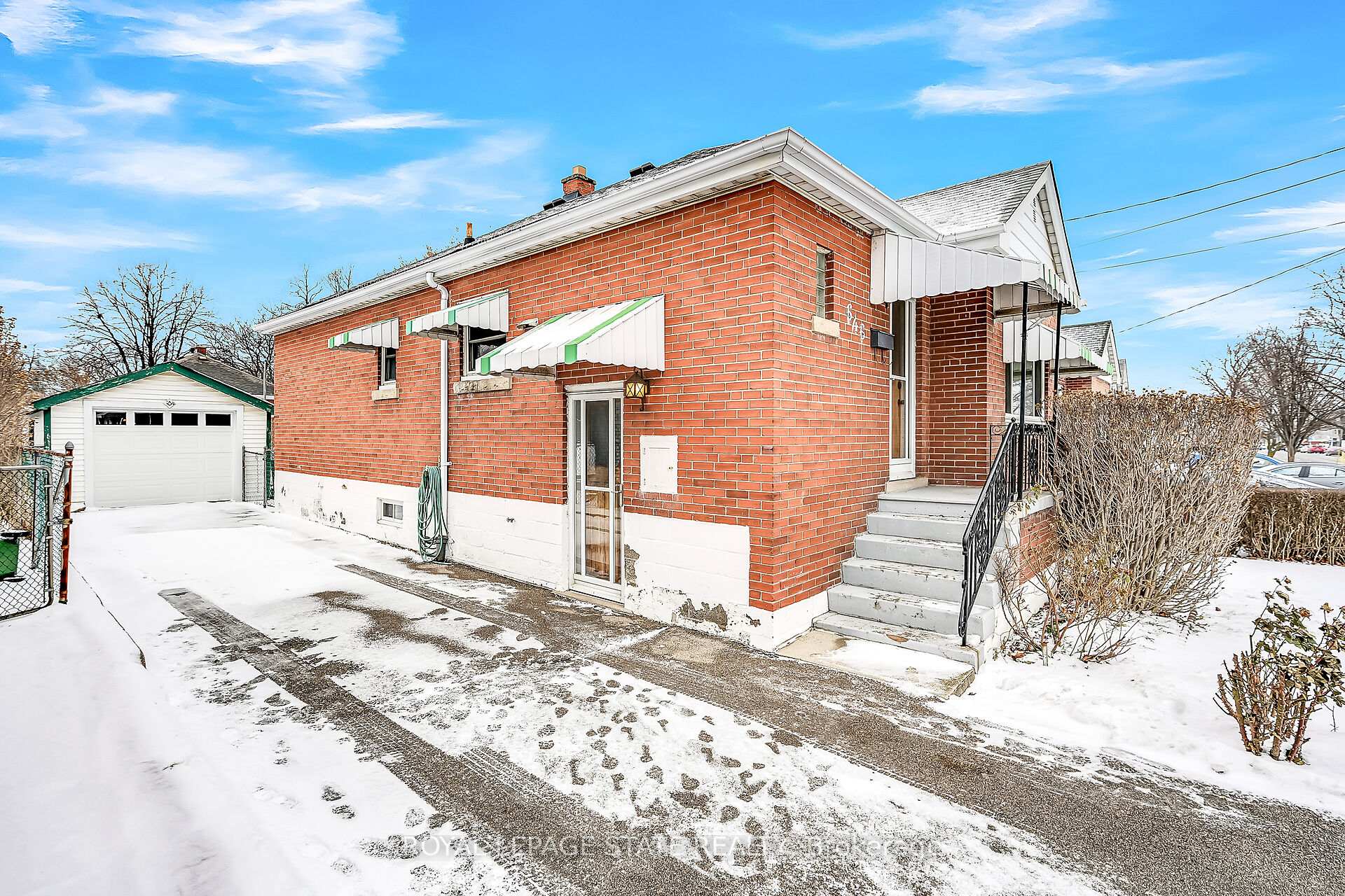 Photo 2 of 646 Upper Sherman Avenue, Hamilton, Burkholme — HOMEH