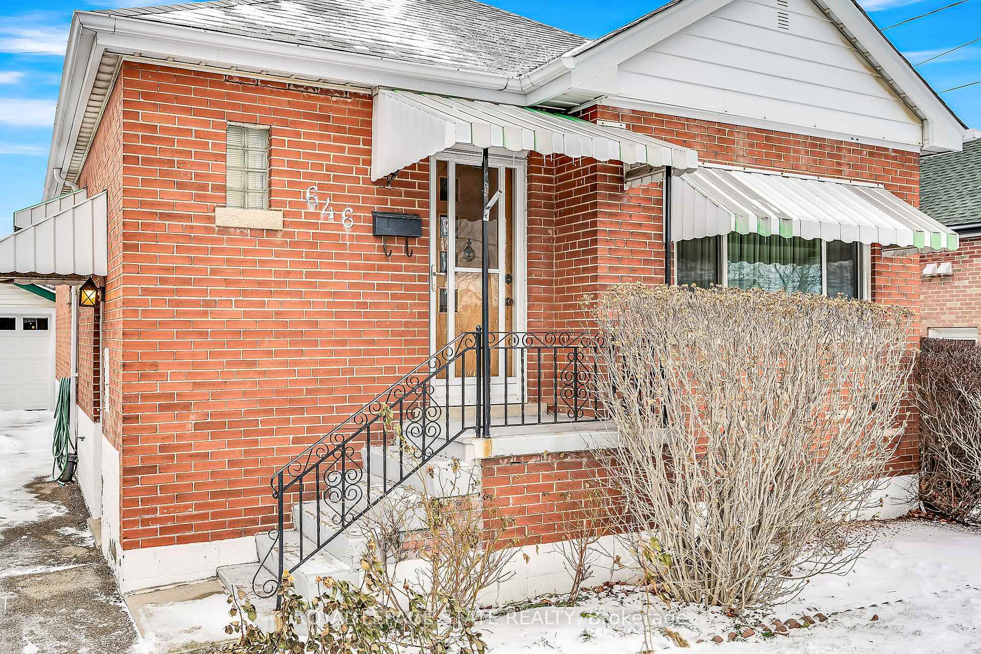 Photo 4 of 646 Upper Sherman Avenue, Hamilton, Burkholme — HOMEH