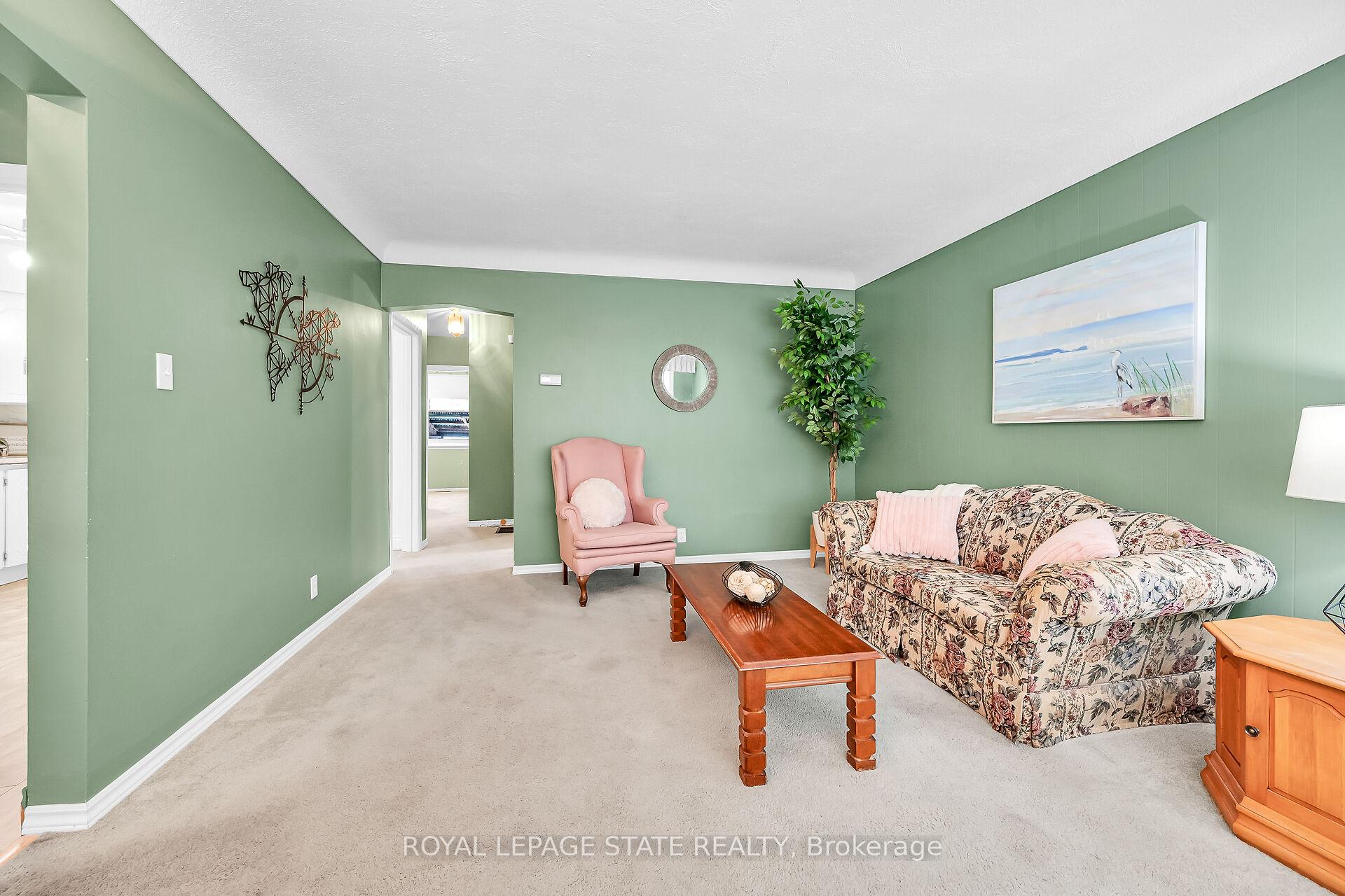 Photo 6 of 646 Upper Sherman Avenue, Hamilton, Burkholme — HOMEH