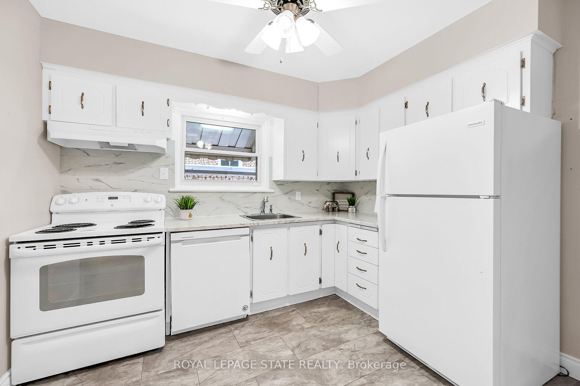 Photo 10 of 646 Upper Sherman Avenue, Hamilton, Burkholme — HOMEH