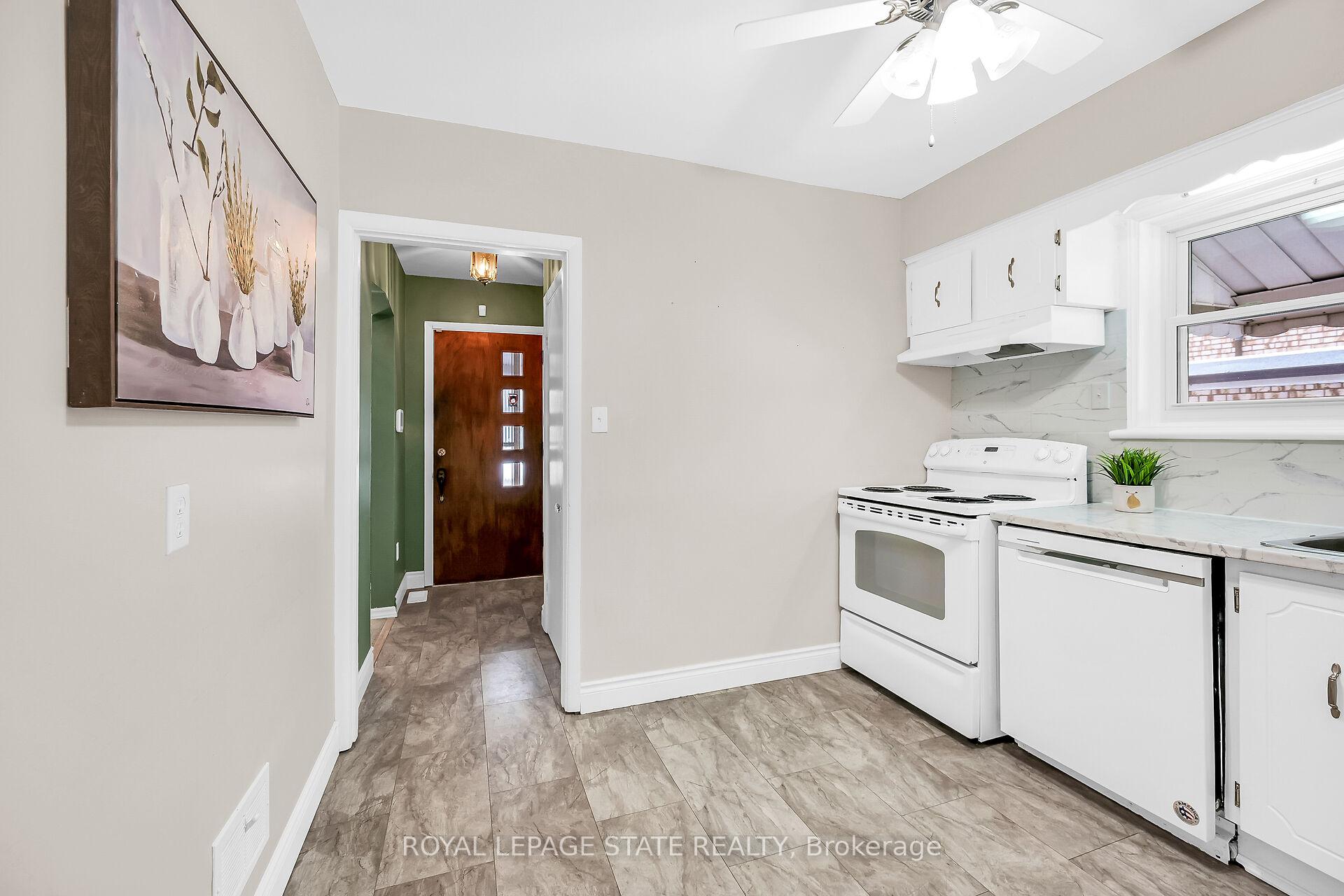 Photo 11 of 646 Upper Sherman Avenue, Hamilton, Burkholme — HOMEH