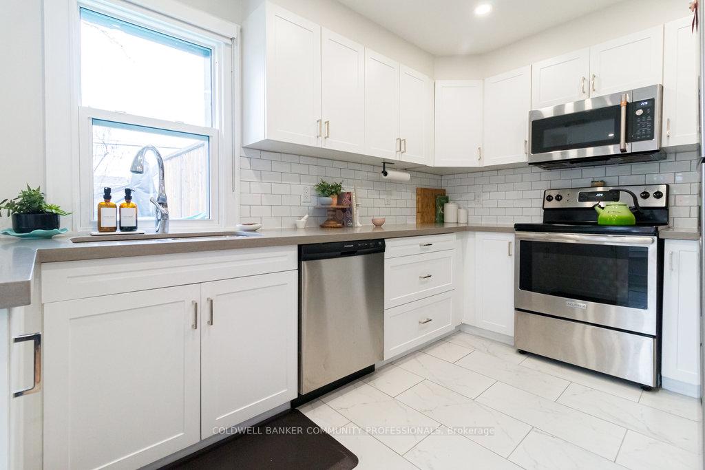 Photo 21 of 79 Barons Avenue N, Hamilton, Homeside — HOMEH