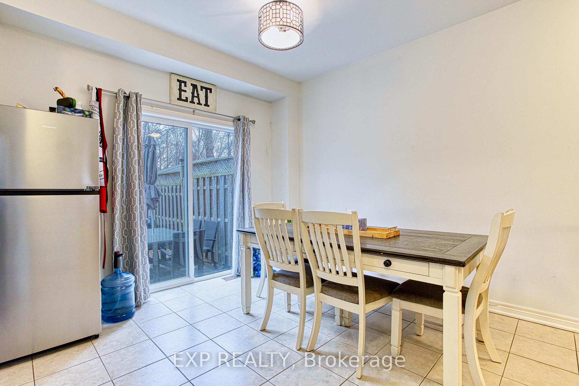 Photo 10 of 8 Glendarling Crescent, Hamilton, Winona Park — HOMEH