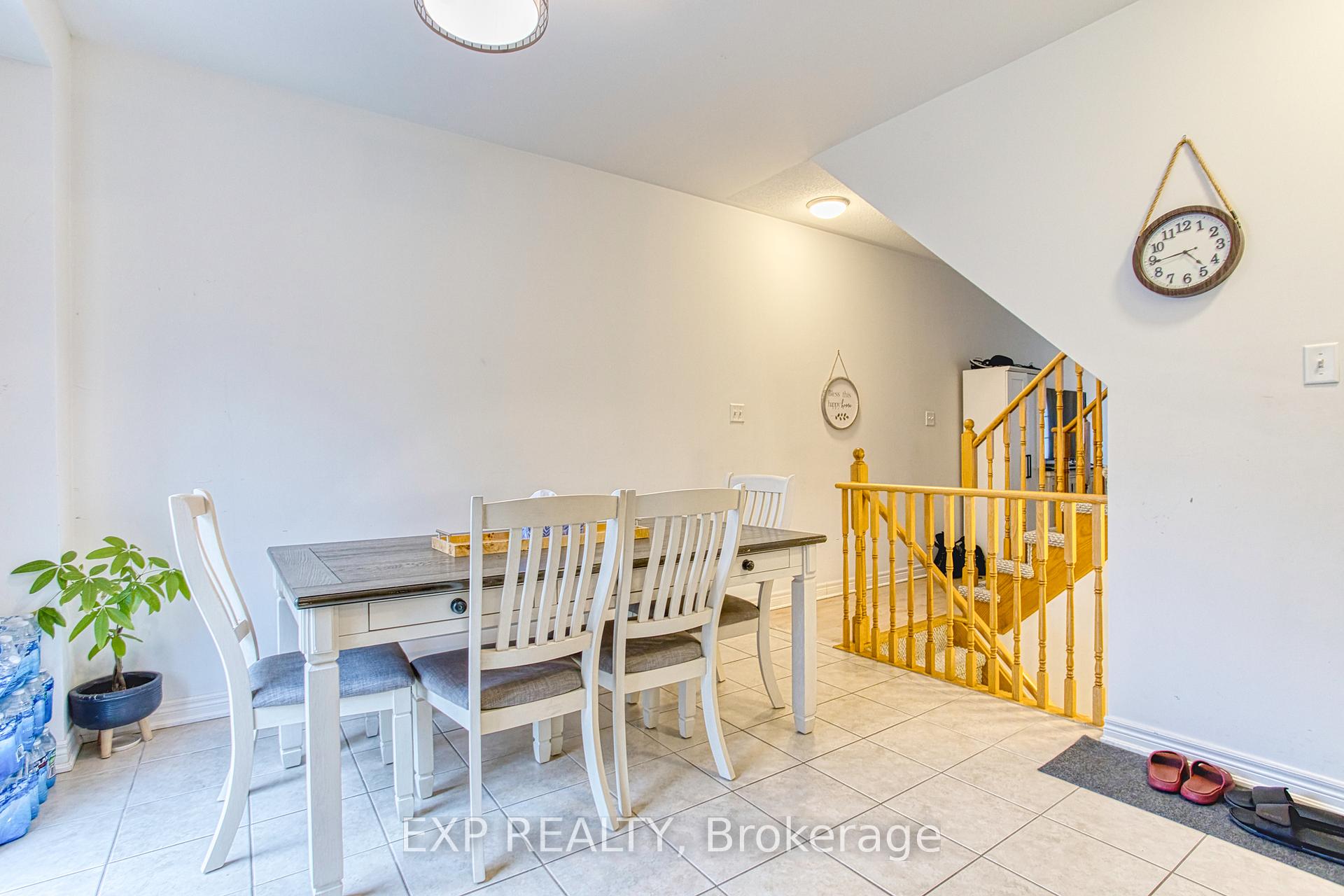 Photo 11 of 8 Glendarling Crescent, Hamilton, Winona Park — HOMEH