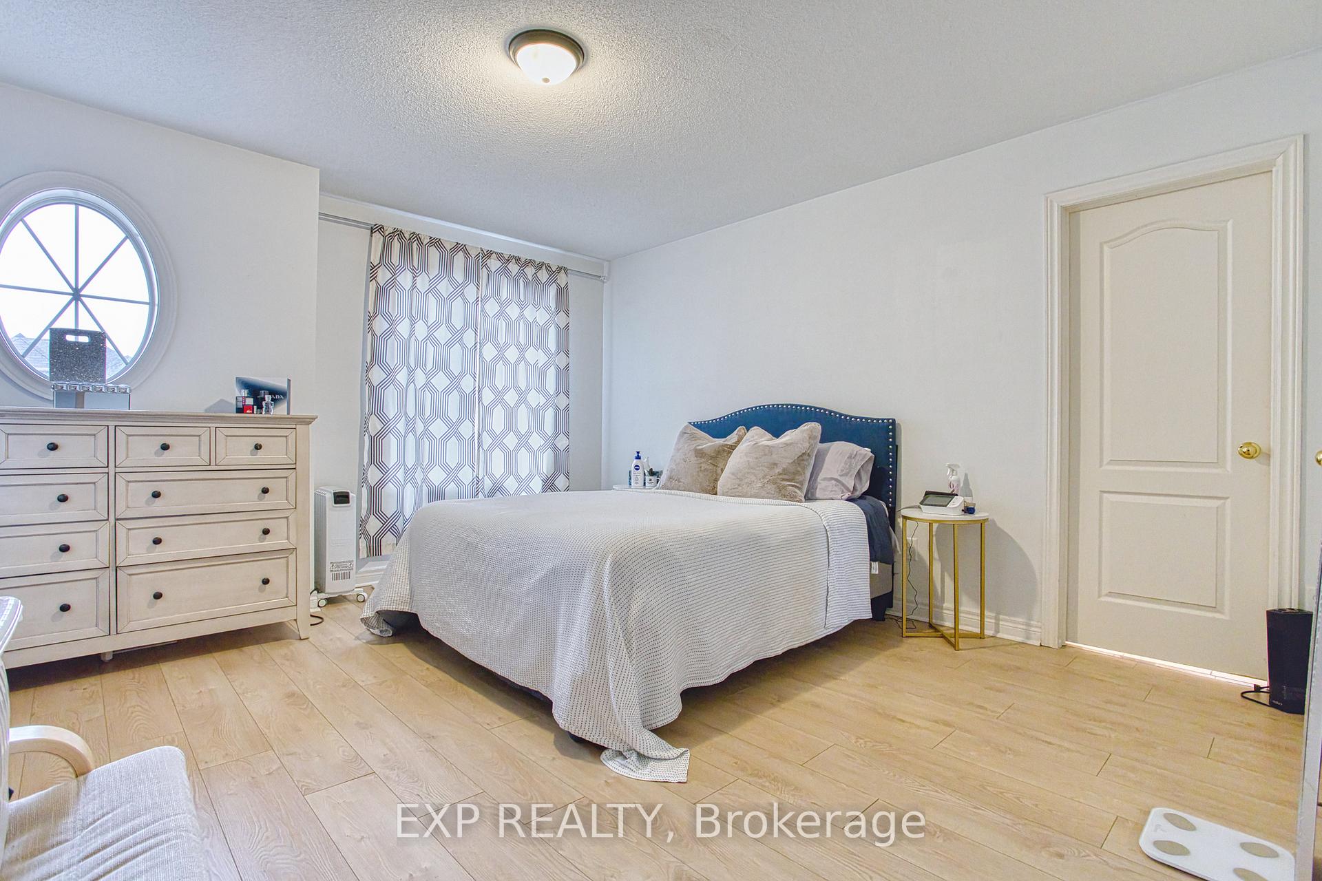 Photo 16 of 8 Glendarling Crescent, Hamilton, Winona Park — HOMEH