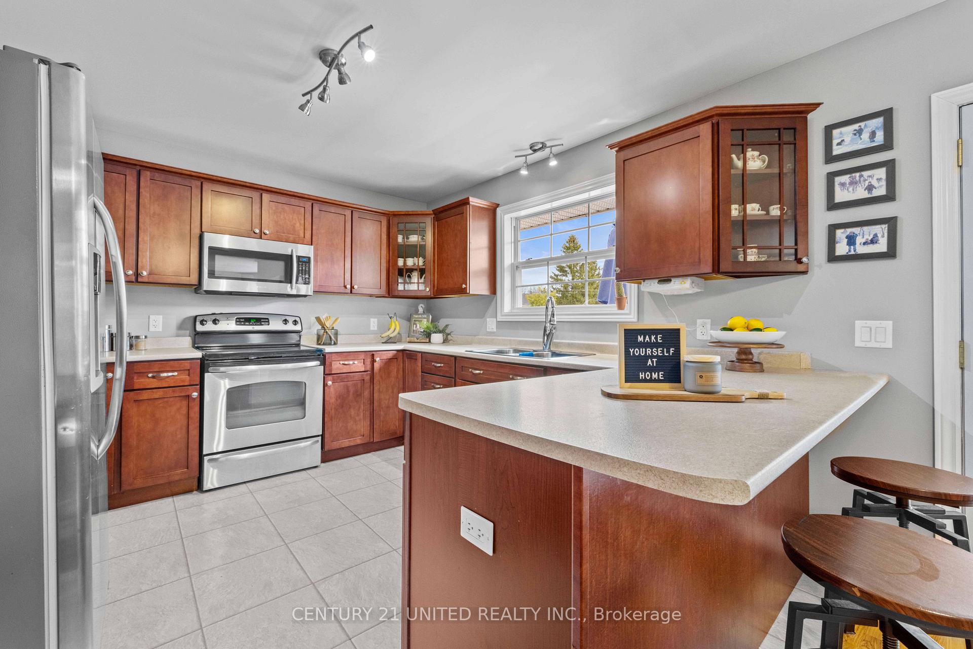 Photo 3 of 134 Banks Avenue, Douro-Dummer — HOMEH