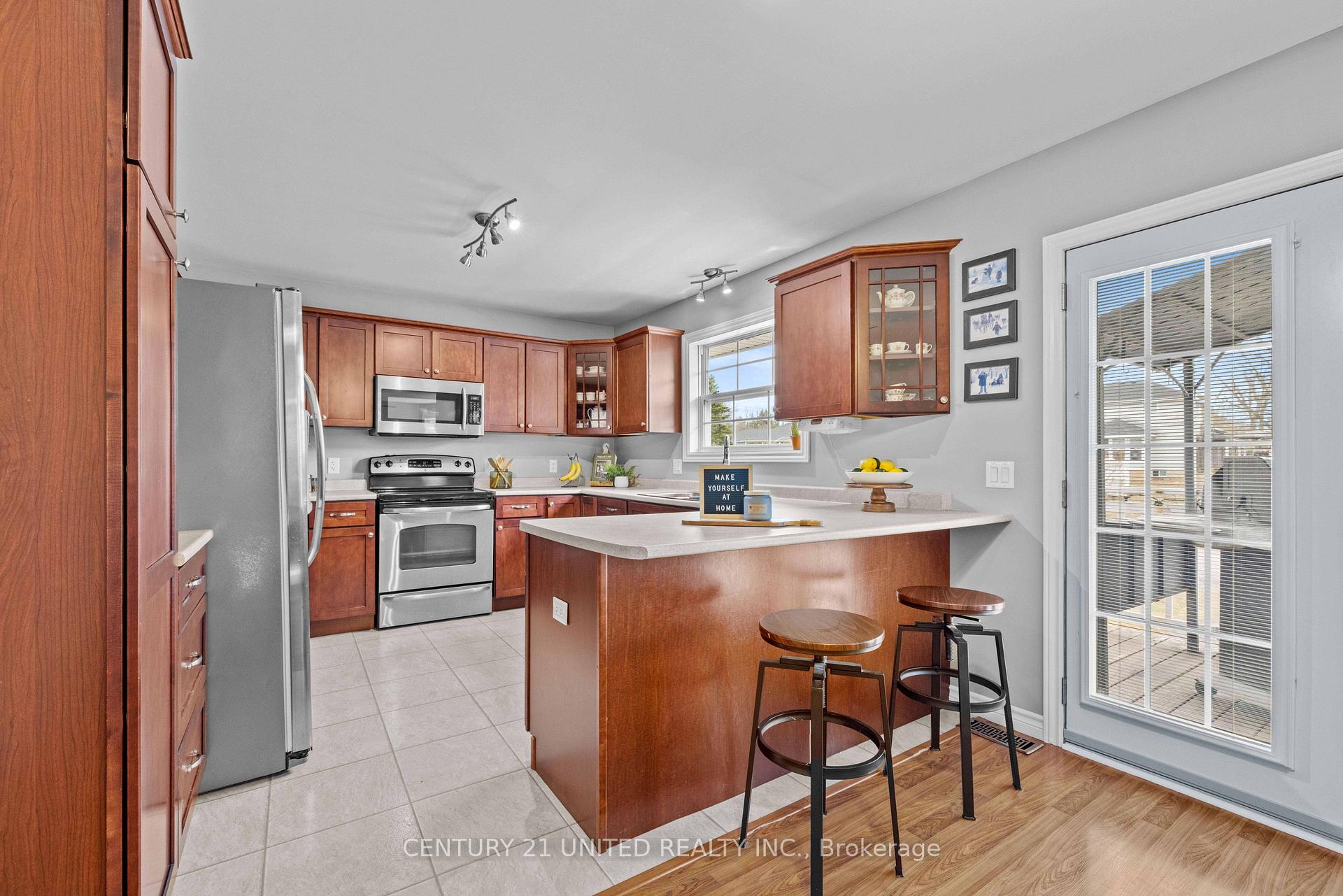 Photo 5 of 134 Banks Avenue, Douro-Dummer — HOMEH