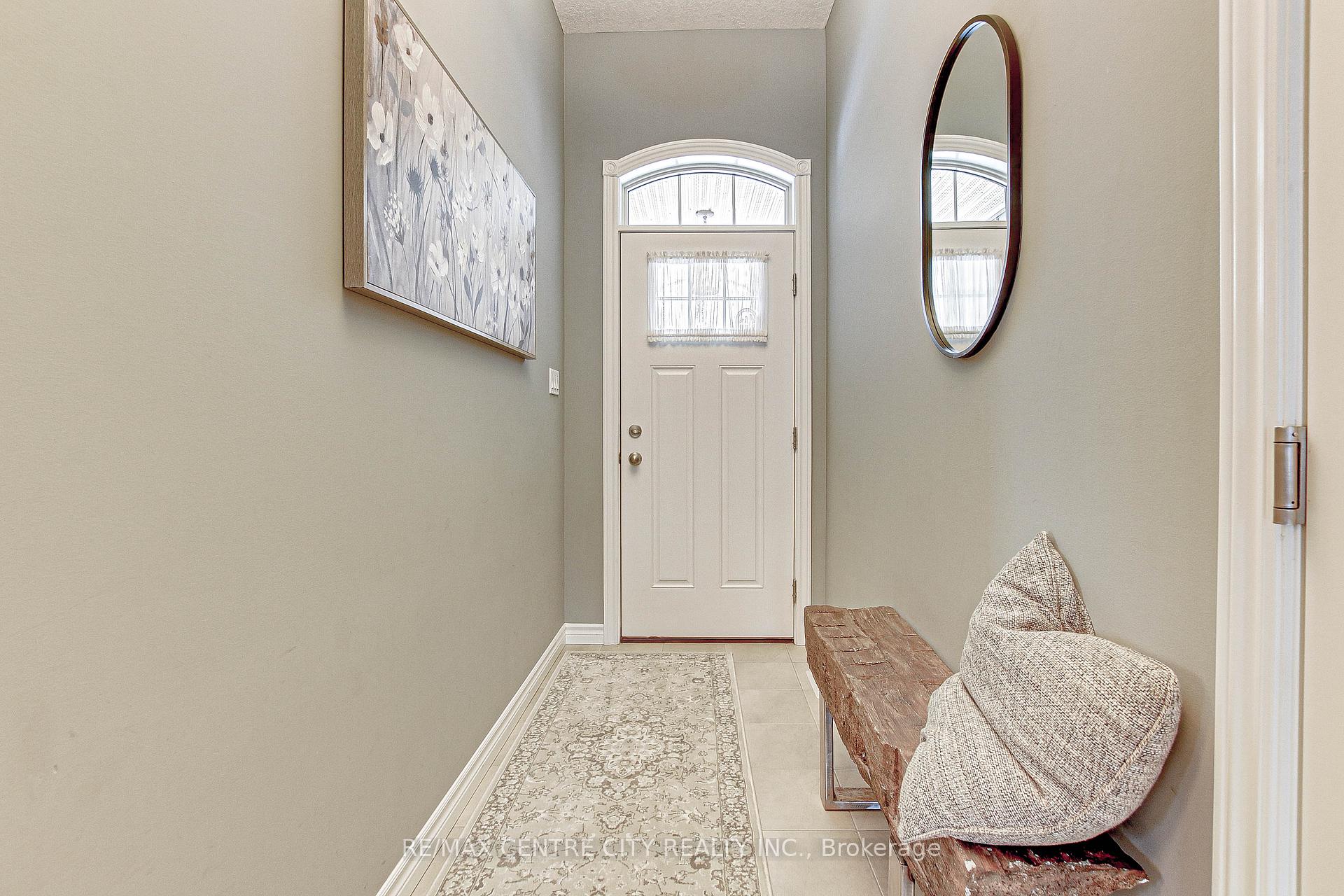 Photo 3 of 31 Deerfield Court, St. Thomas — HOMEH