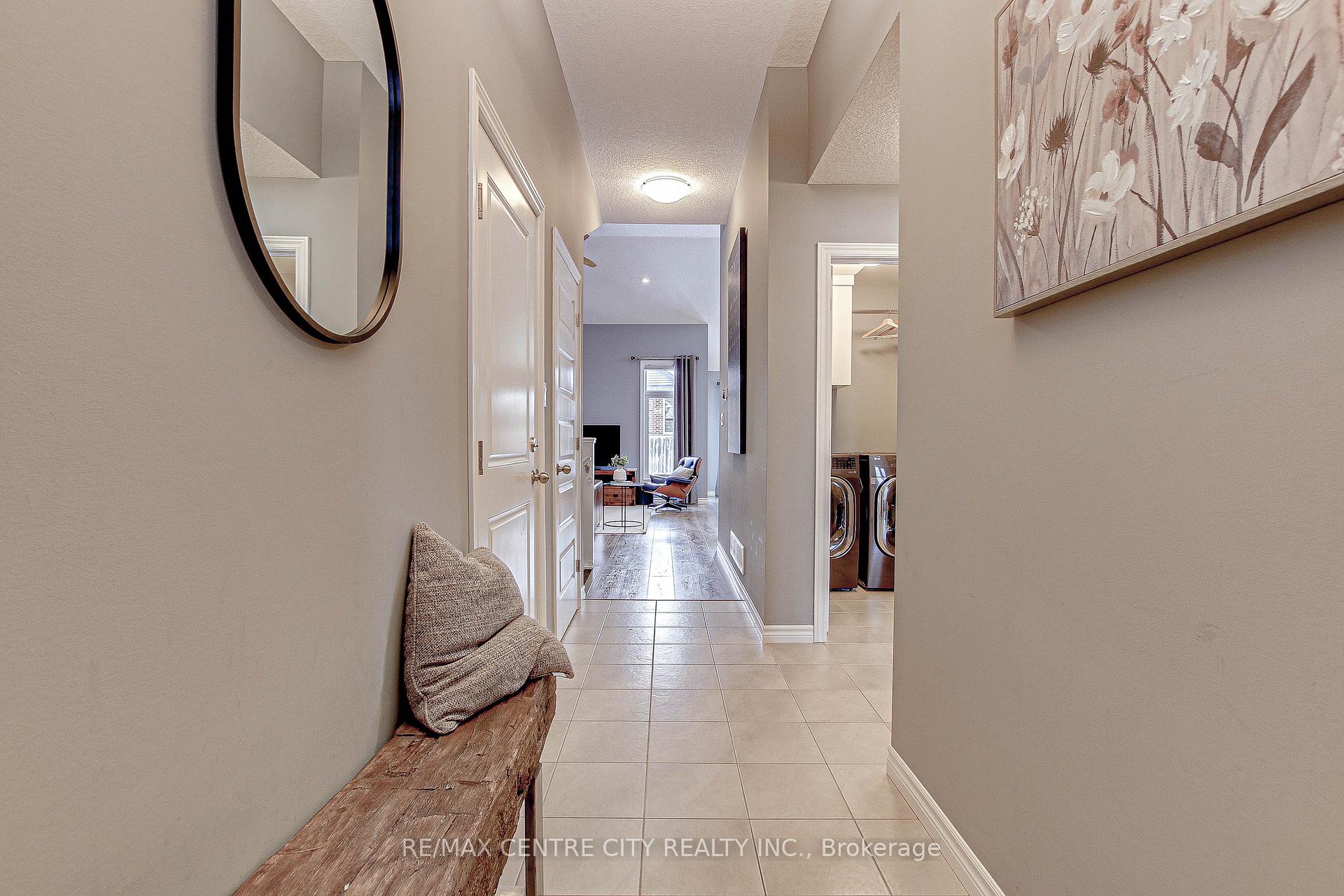 Photo 4 of 31 Deerfield Court, St. Thomas — HOMEH