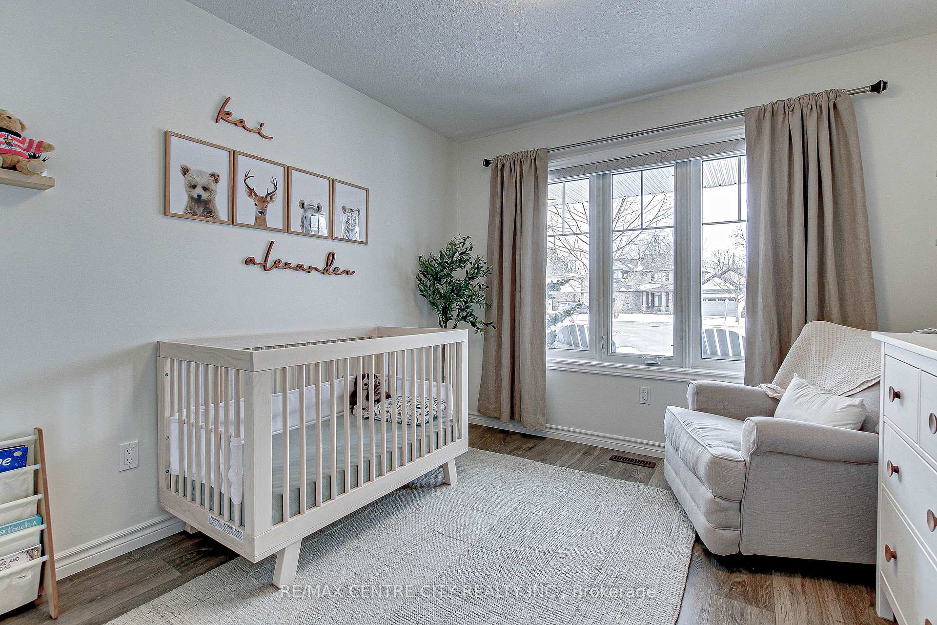 Photo 5 of 31 Deerfield Court, St. Thomas — HOMEH