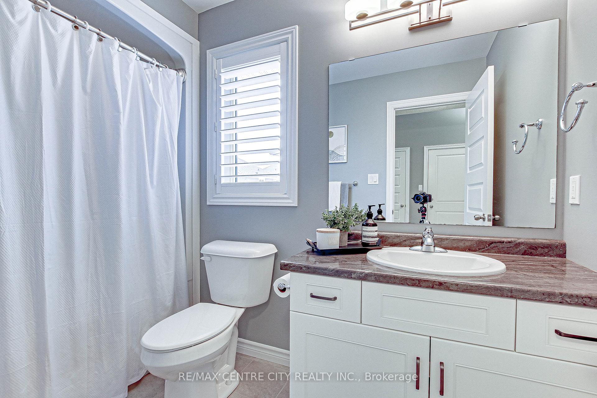 Photo 6 of 31 Deerfield Court, St. Thomas — HOMEH