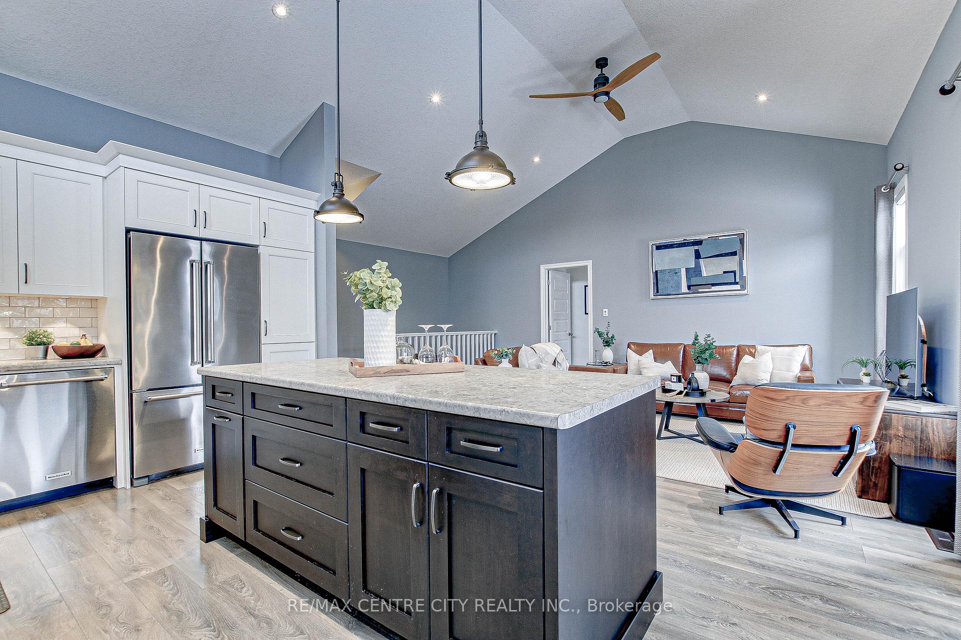 Photo 15 of 31 Deerfield Court, St. Thomas — HOMEH