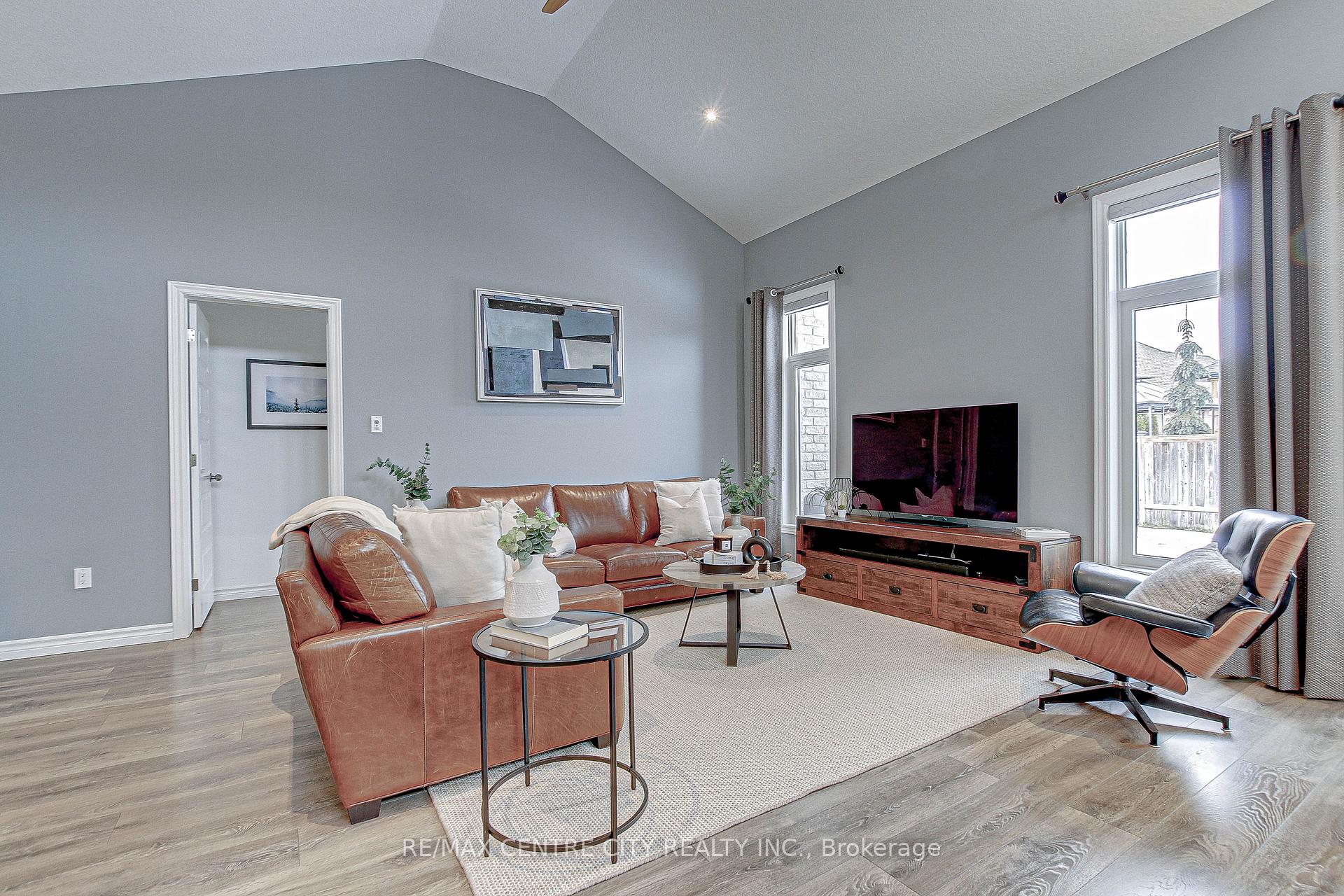 Photo 18 of 31 Deerfield Court, St. Thomas — HOMEH