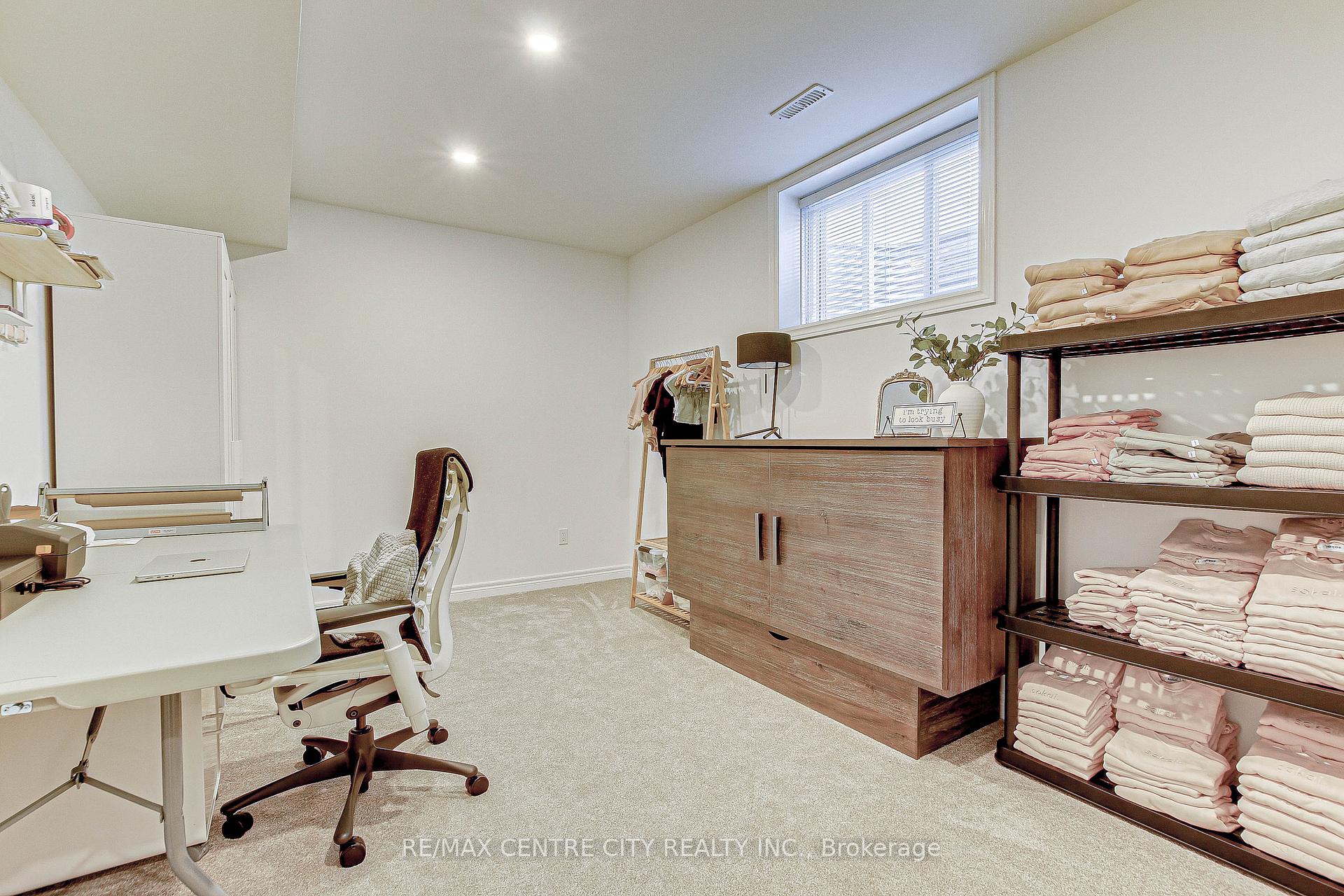 Photo 26 of 31 Deerfield Court, St. Thomas — HOMEH