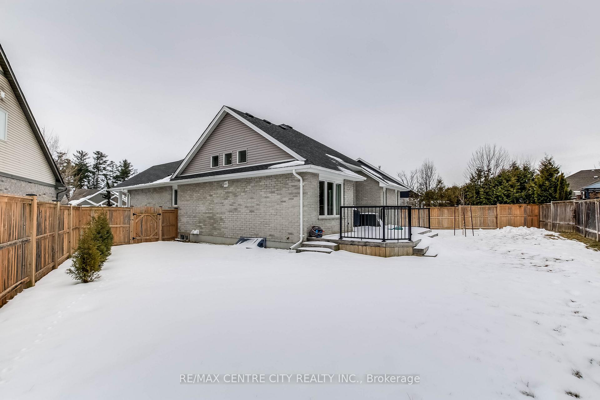 Photo 29 of 31 Deerfield Court, St. Thomas — HOMEH