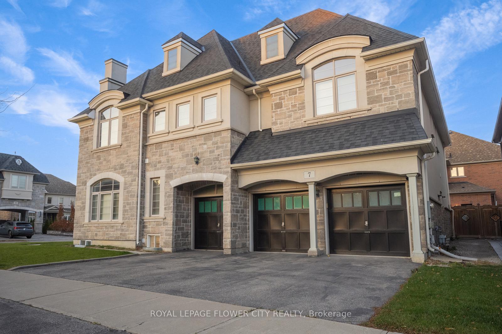 Photo 2 of 7 Tonalite Road, Brampton, Vales of Castlemore — HOMEH
