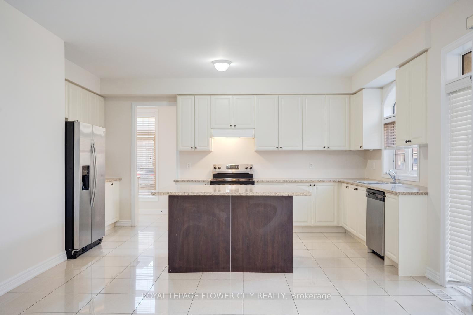 Photo 13 of 7 Tonalite Road, Brampton, Vales of Castlemore — HOMEH
