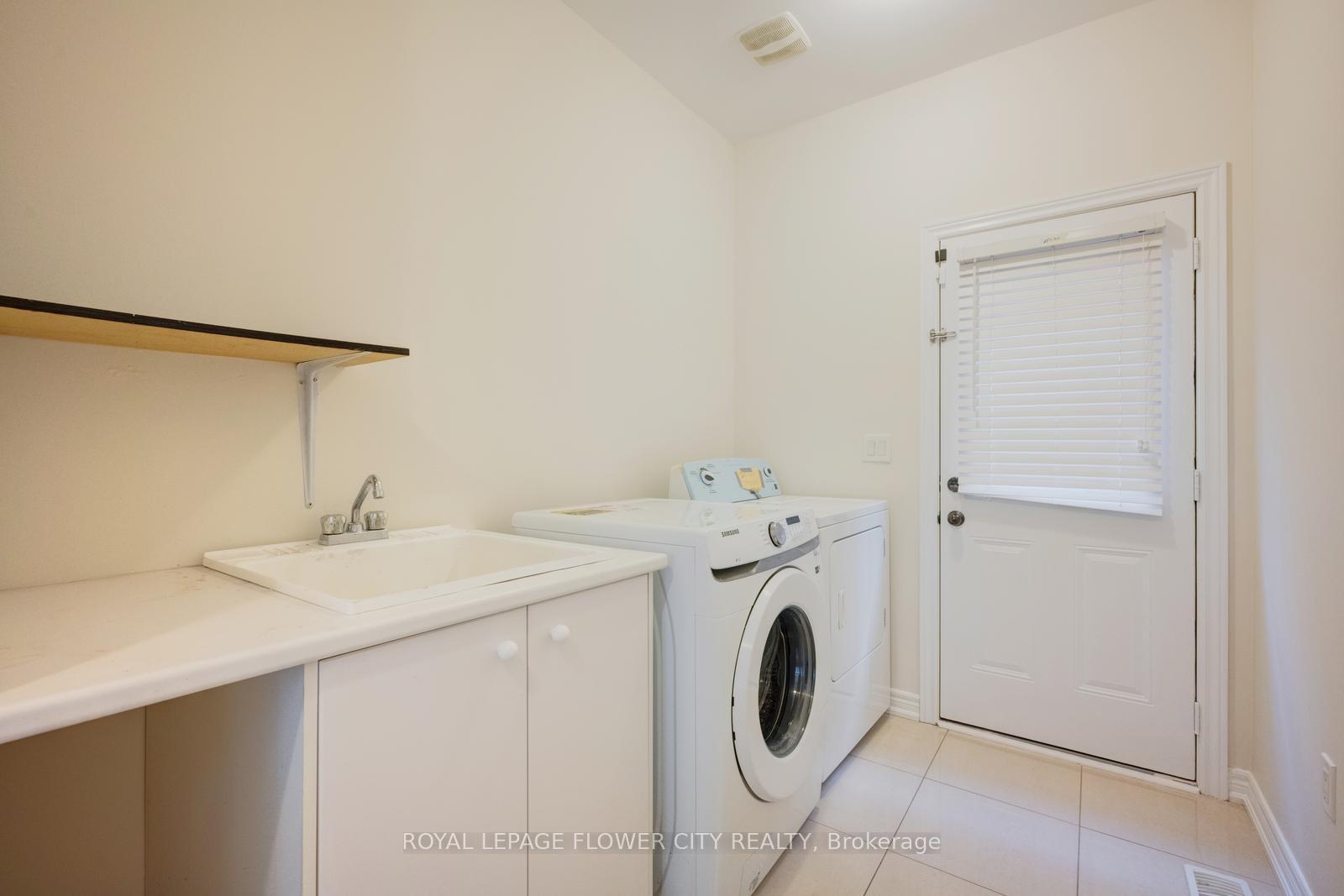 Photo 32 of 7 Tonalite Road, Brampton, Vales of Castlemore — HOMEH