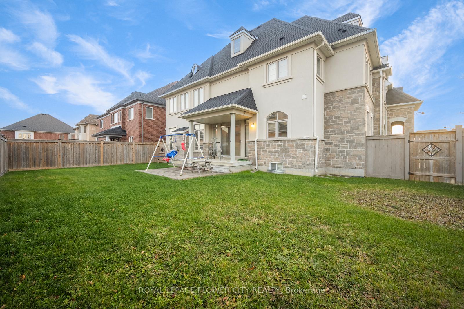 Photo 45 of 7 Tonalite Road, Brampton, Vales of Castlemore — HOMEH