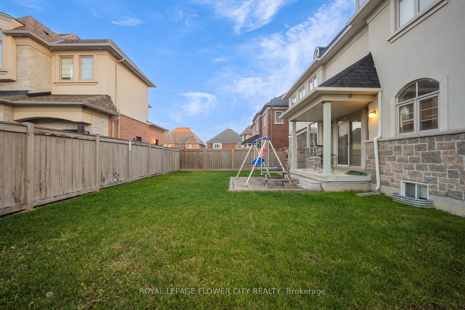 Photo 46 of 7 Tonalite Road, Brampton, Vales of Castlemore — HOMEH
