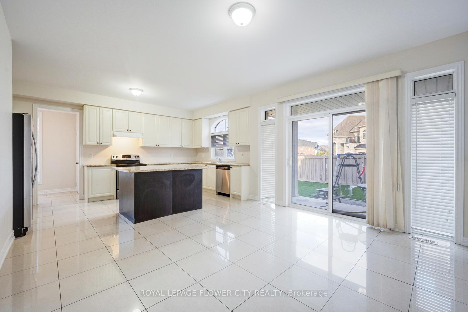 Photo 50 of 7 Tonalite Road, Brampton, Vales of Castlemore — HOMEH