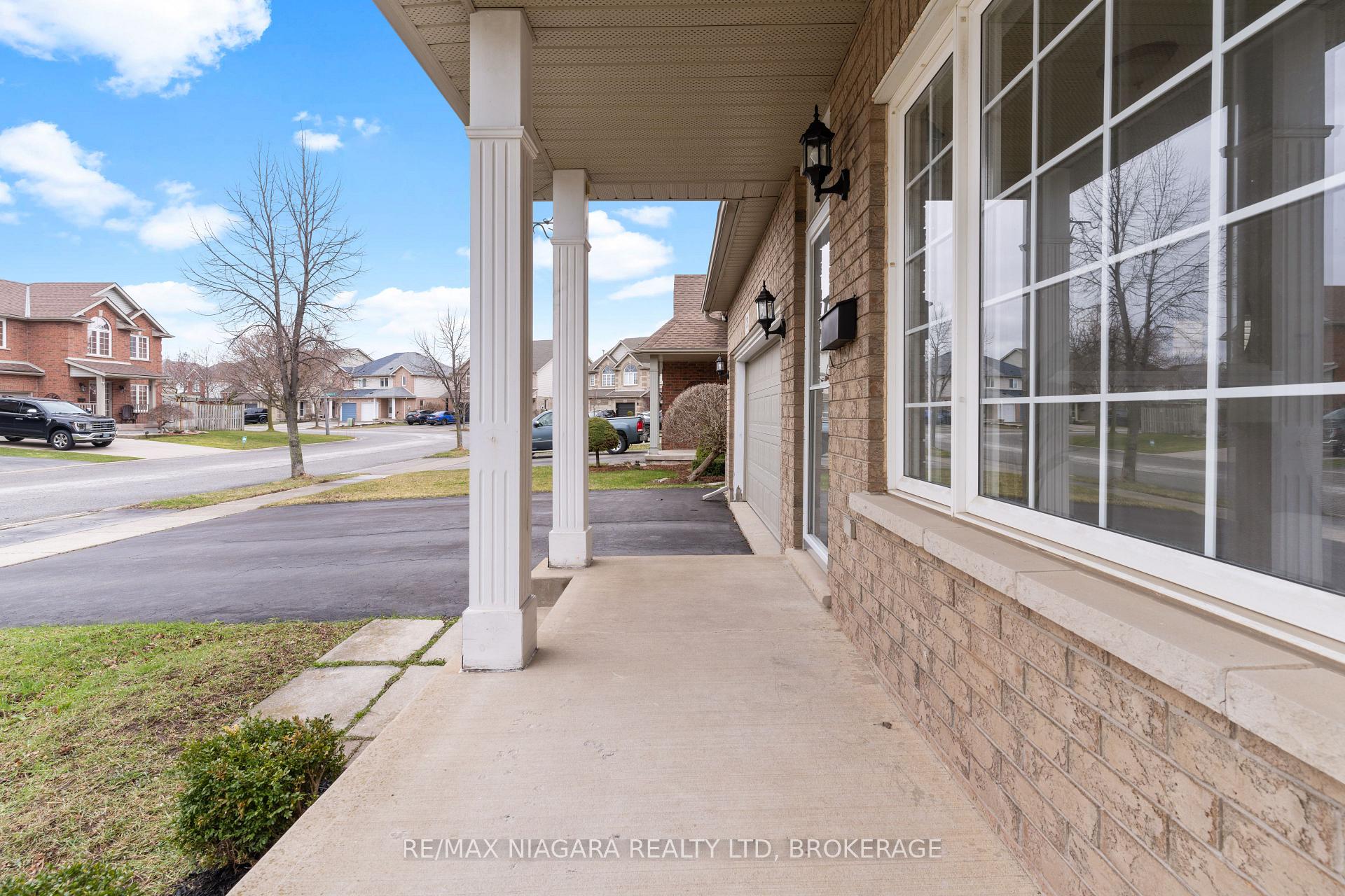 Photo 3 of 75 Mcbride Drive, St. Catharines, Rykert/Vansickle — HOMEH