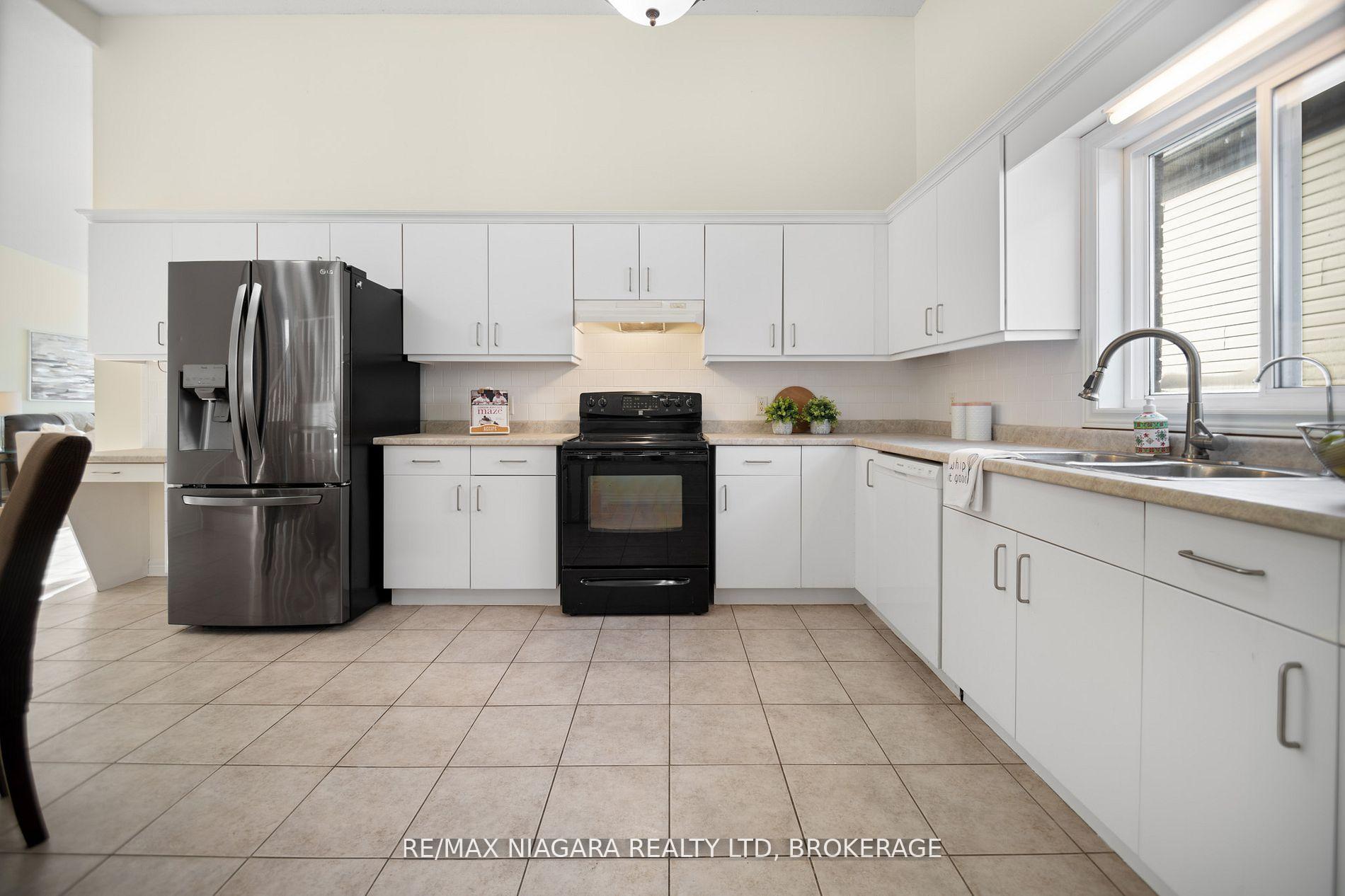 Photo 8 of 75 Mcbride Drive, St. Catharines, Rykert/Vansickle — HOMEH