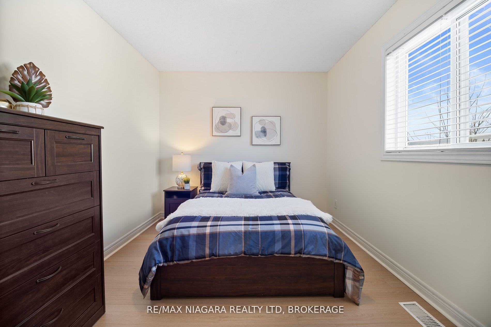 Photo 15 of 75 Mcbride Drive, St. Catharines, Rykert/Vansickle — HOMEH