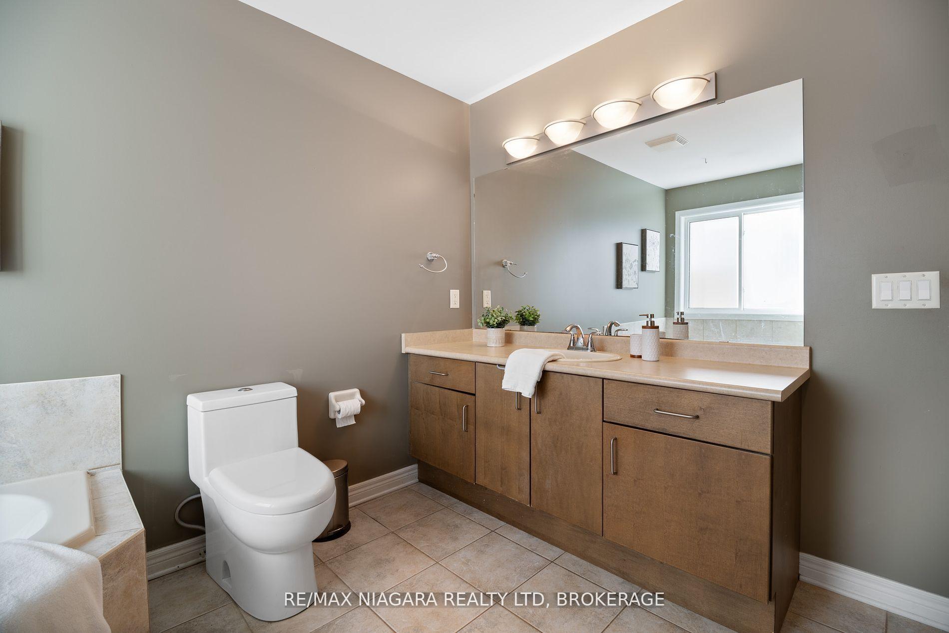 Photo 17 of 75 Mcbride Drive, St. Catharines, Rykert/Vansickle — HOMEH