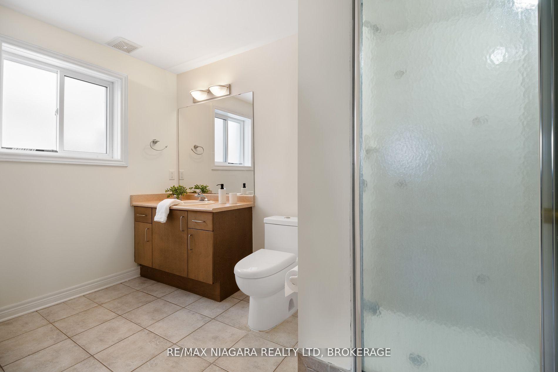 Photo 19 of 75 Mcbride Drive, St. Catharines, Rykert/Vansickle — HOMEH