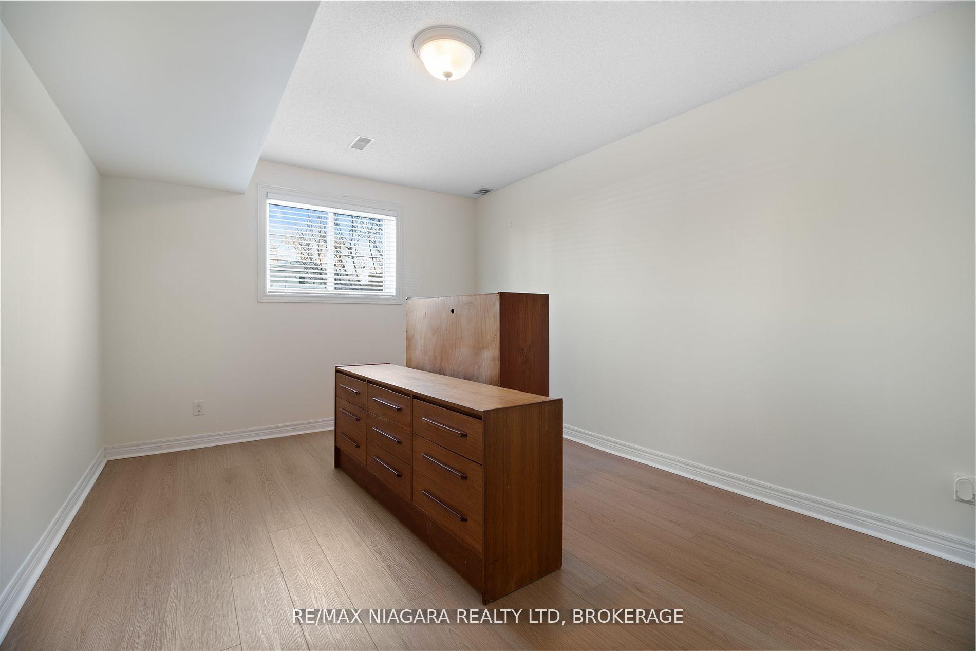 Photo 21 of 75 Mcbride Drive, St. Catharines, Rykert/Vansickle — HOMEH