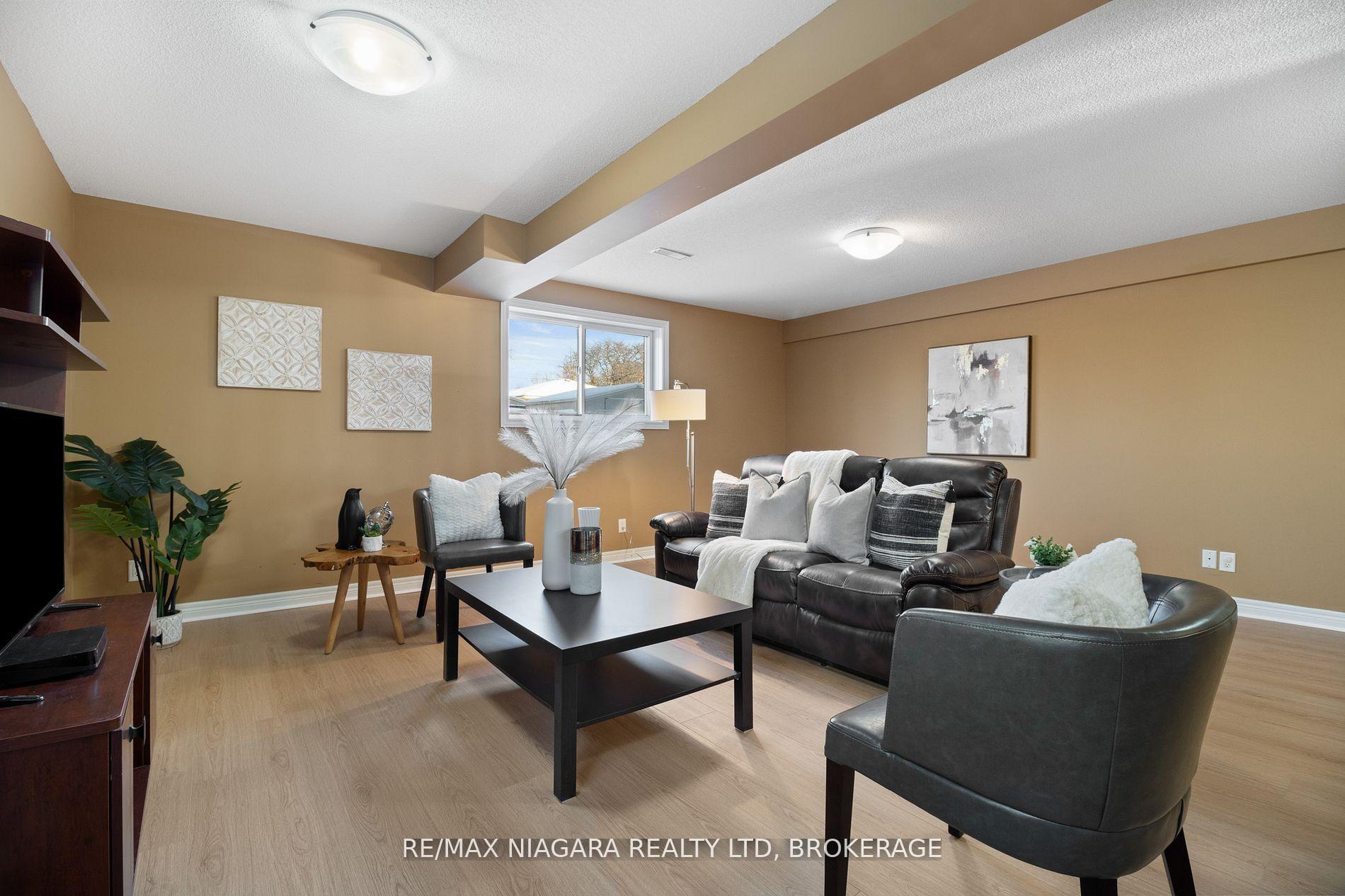 Photo 23 of 75 Mcbride Drive, St. Catharines, Rykert/Vansickle — HOMEH