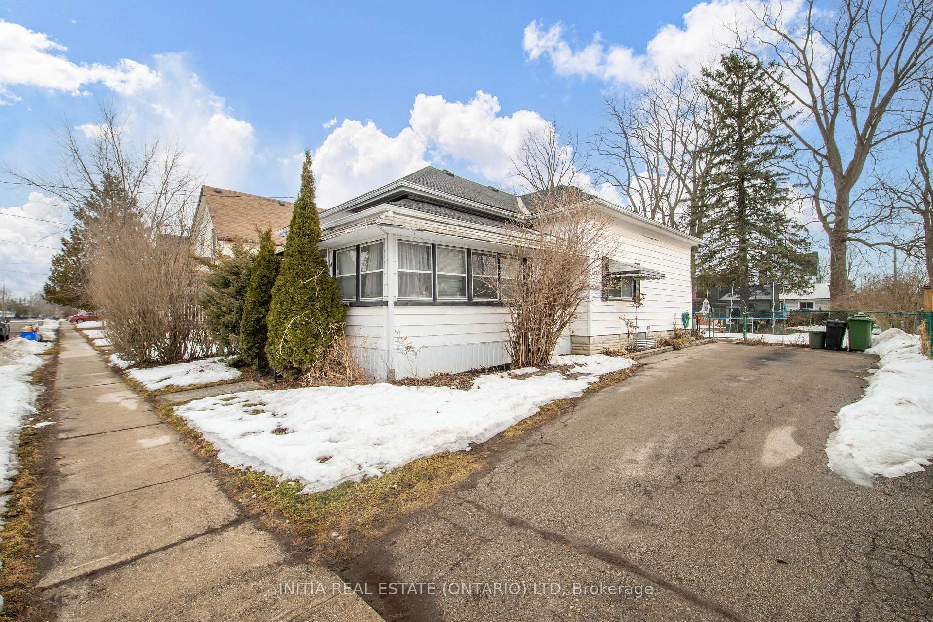 Photo 22 of 61 St Catharine Street, St. Thomas — HOMEH