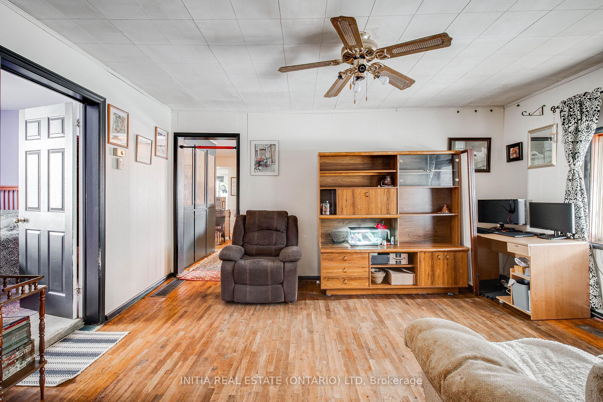 Photo 15 of 61 St Catharine Street, St. Thomas — HOMEH