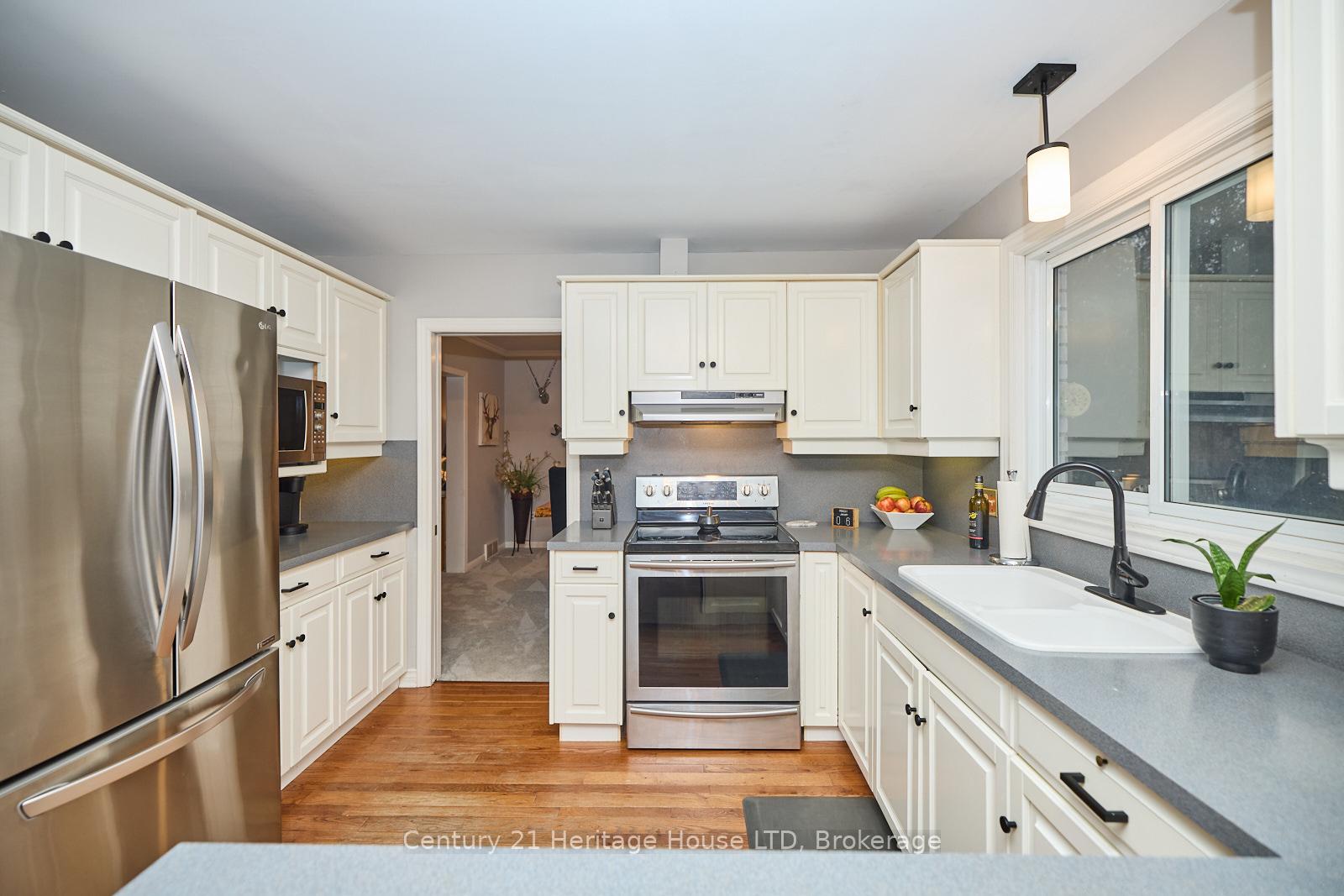 Photo 13 of 266 Riverview Boulevard, St. Catharines, Glendale/Glenridge — HOMEH