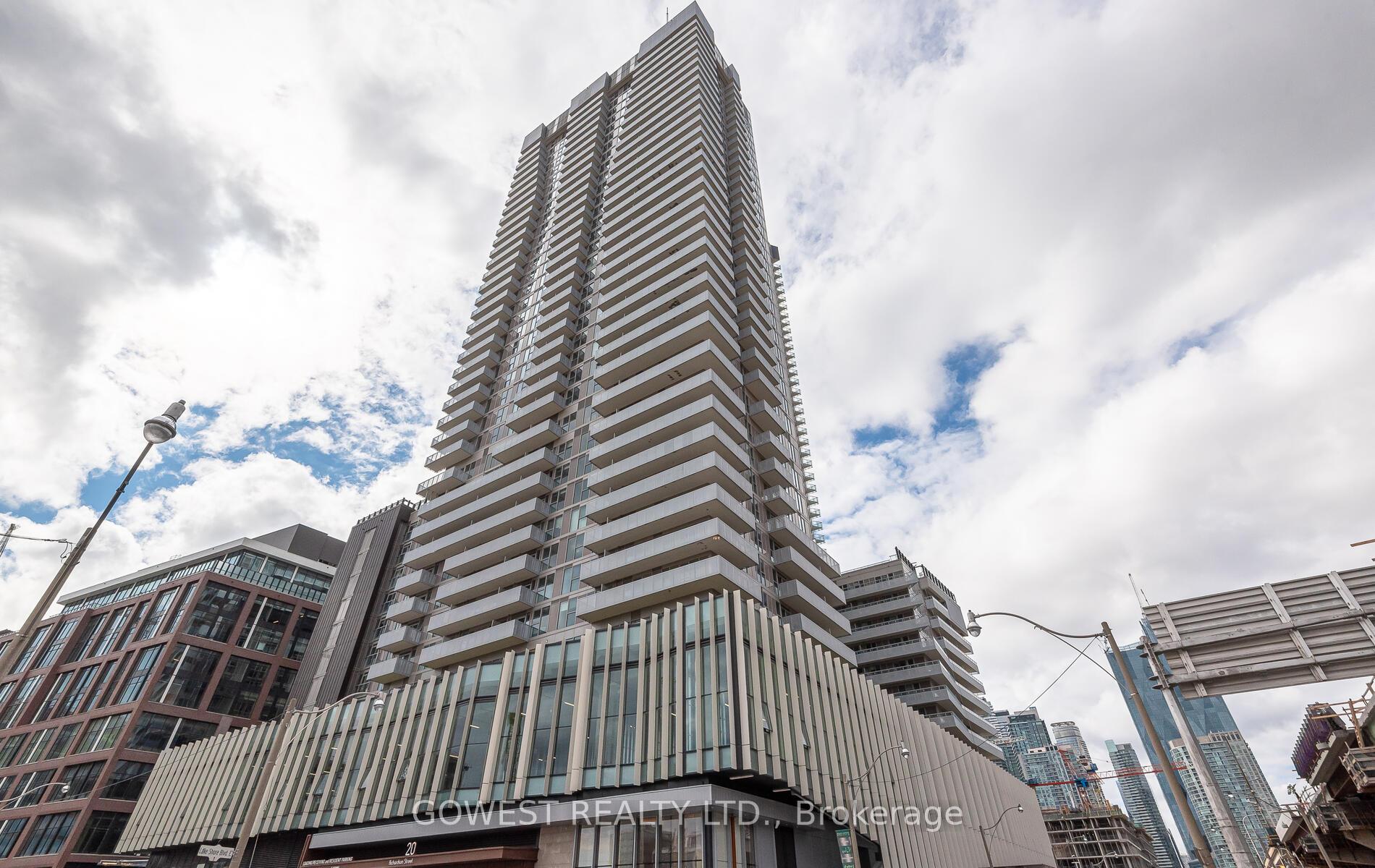 Front of Unit 2702, 20 Richardson Street