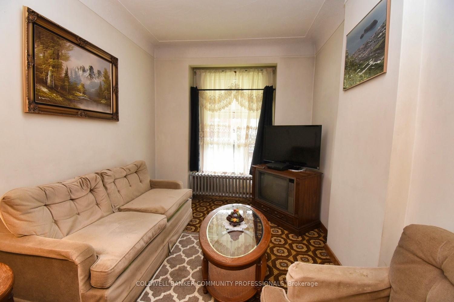 Photo 3 of 48 Fullerton Avenue, Hamilton, Gibson — HOMEH