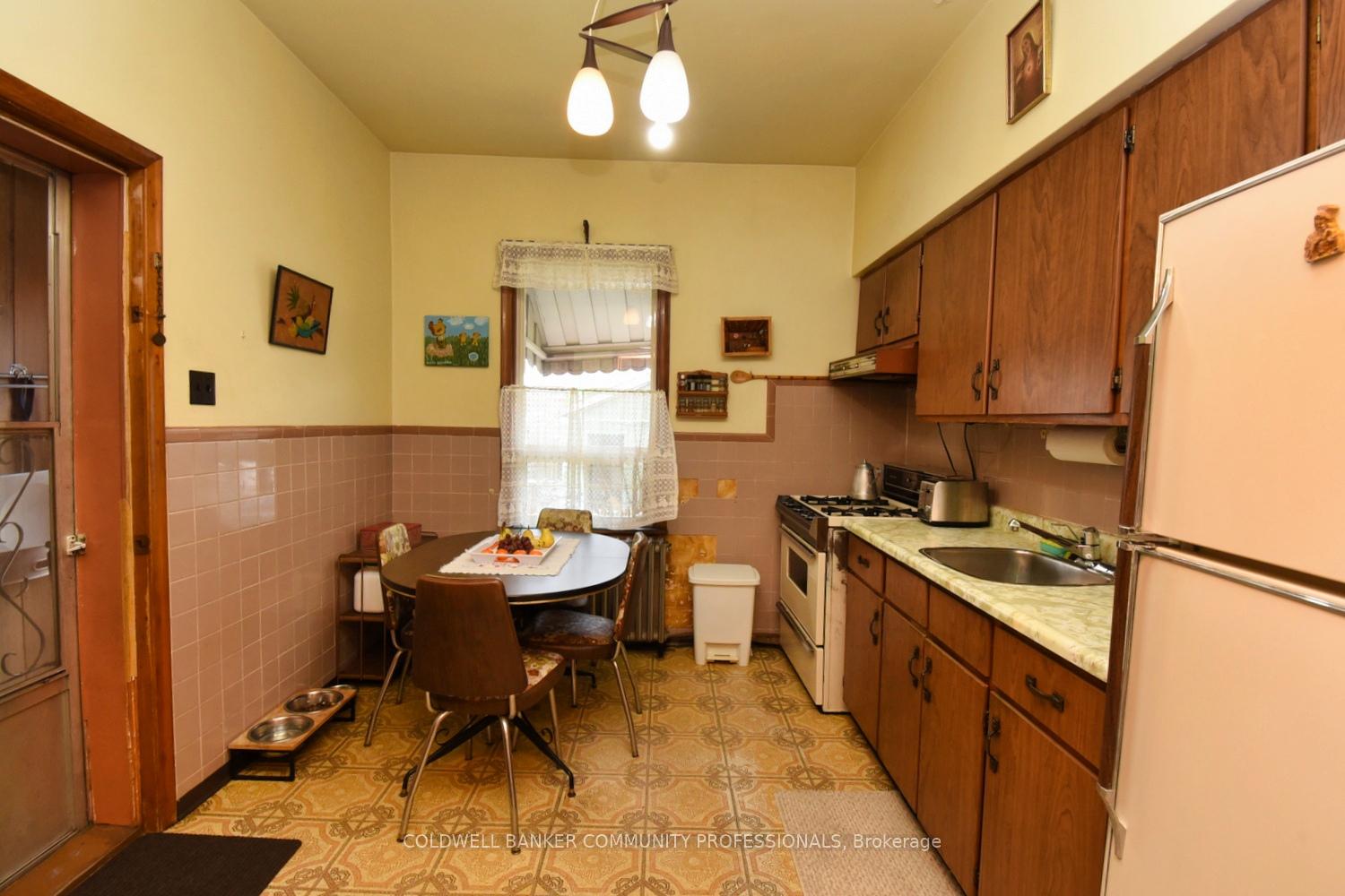 Photo 8 of 48 Fullerton Avenue, Hamilton, Gibson — HOMEH