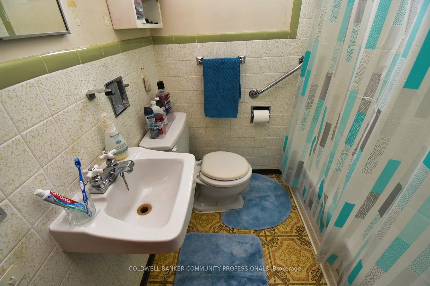Photo 11 of 48 Fullerton Avenue, Hamilton, Gibson — HOMEH