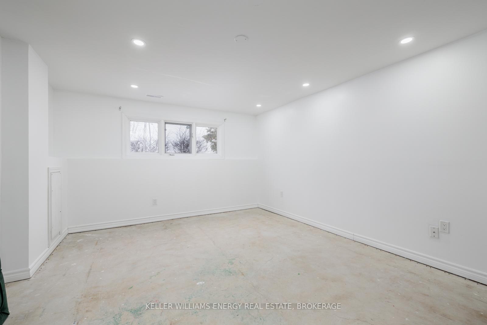 Photo 60 of 62 Autumn Place, St. Catharines, Secord Woods — HOMEH