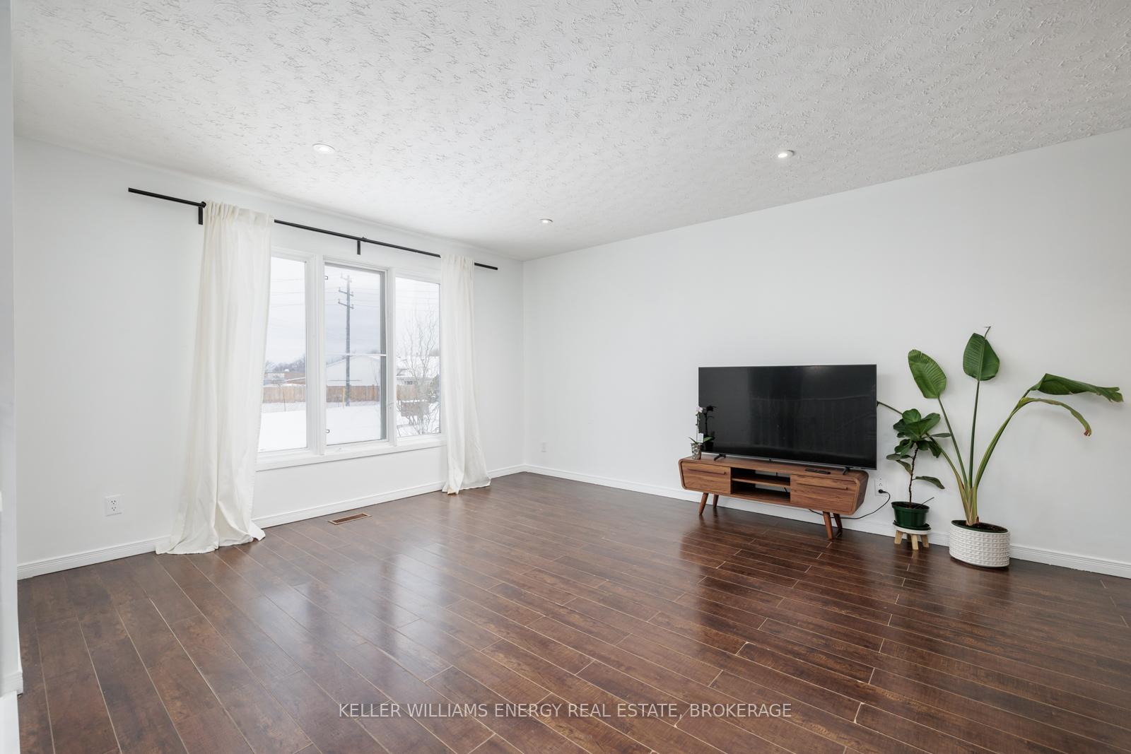 Photo 26 of 62 Autumn Place, St. Catharines, Secord Woods — HOMEH