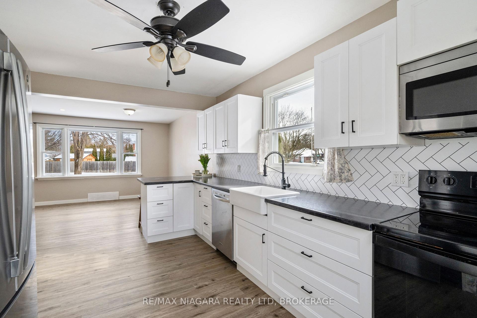 Photo 4 of 25 Dunkeld Avenue, St. Catharines, Carlton/Bunting — HOMEH